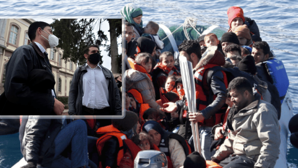 O Νάσος Καρακίτσος (δεξιά) και o Σον Μπάιντερ μπροστά στο δικαστήριο.